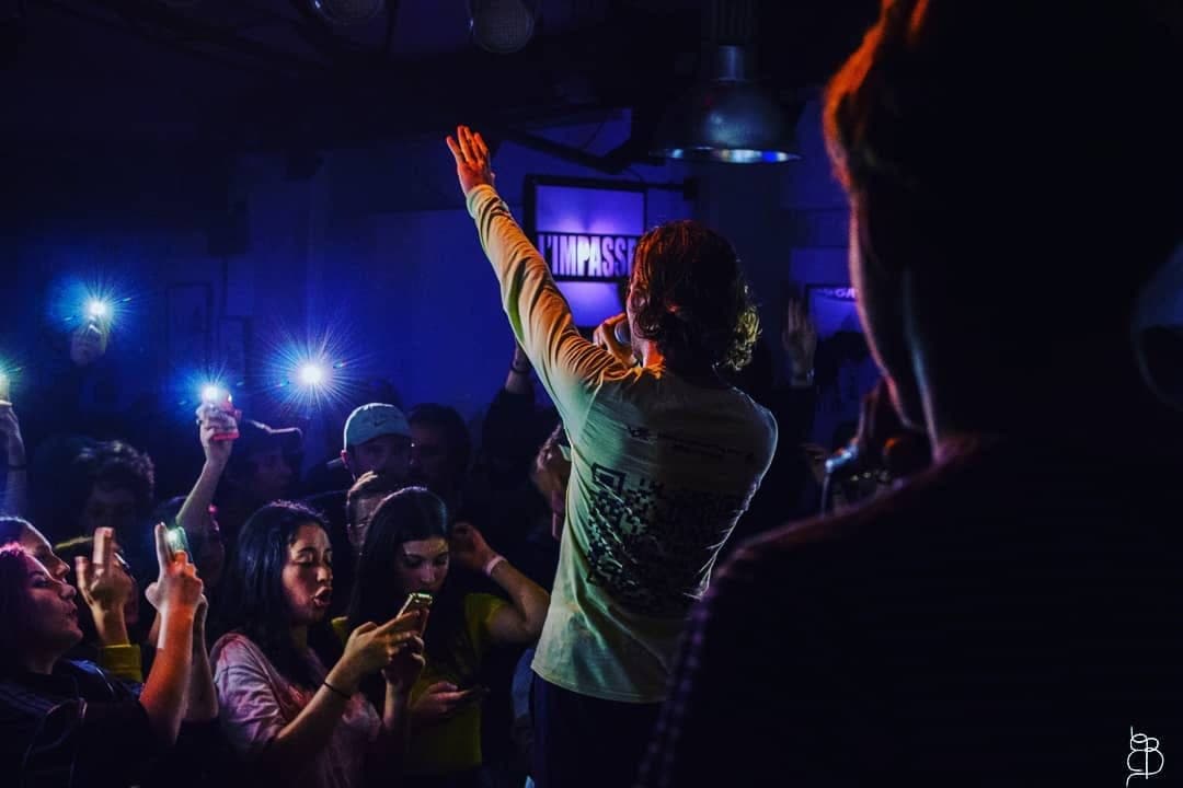 @lordesperanza avec @kiwibunnylove2022 à @limpasse83 font bouger la foule 📸🌌🎤